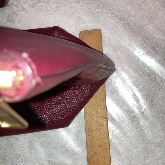 COACH lg. w/2 straps, front zip pocket w/zip & lock, tag on gt chain $90 - Picture 7 of 14